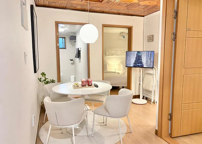 Hongdae Ewha 2br Cozy 7min To Ewha Univ Station ソウル特別市