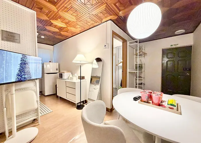 Hongdae Ewha 2br Cozy 7min To Ewha Univ Station * ソウル特別市
