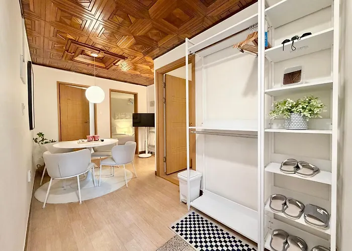 Hongdae Ewha 2br Cozy 7min To Ewha Univ Station